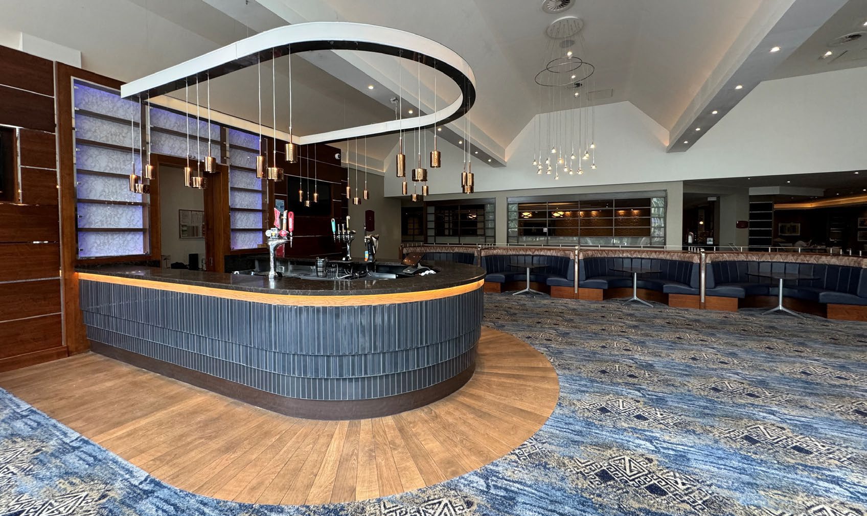 Crowne Plaza Bar 1